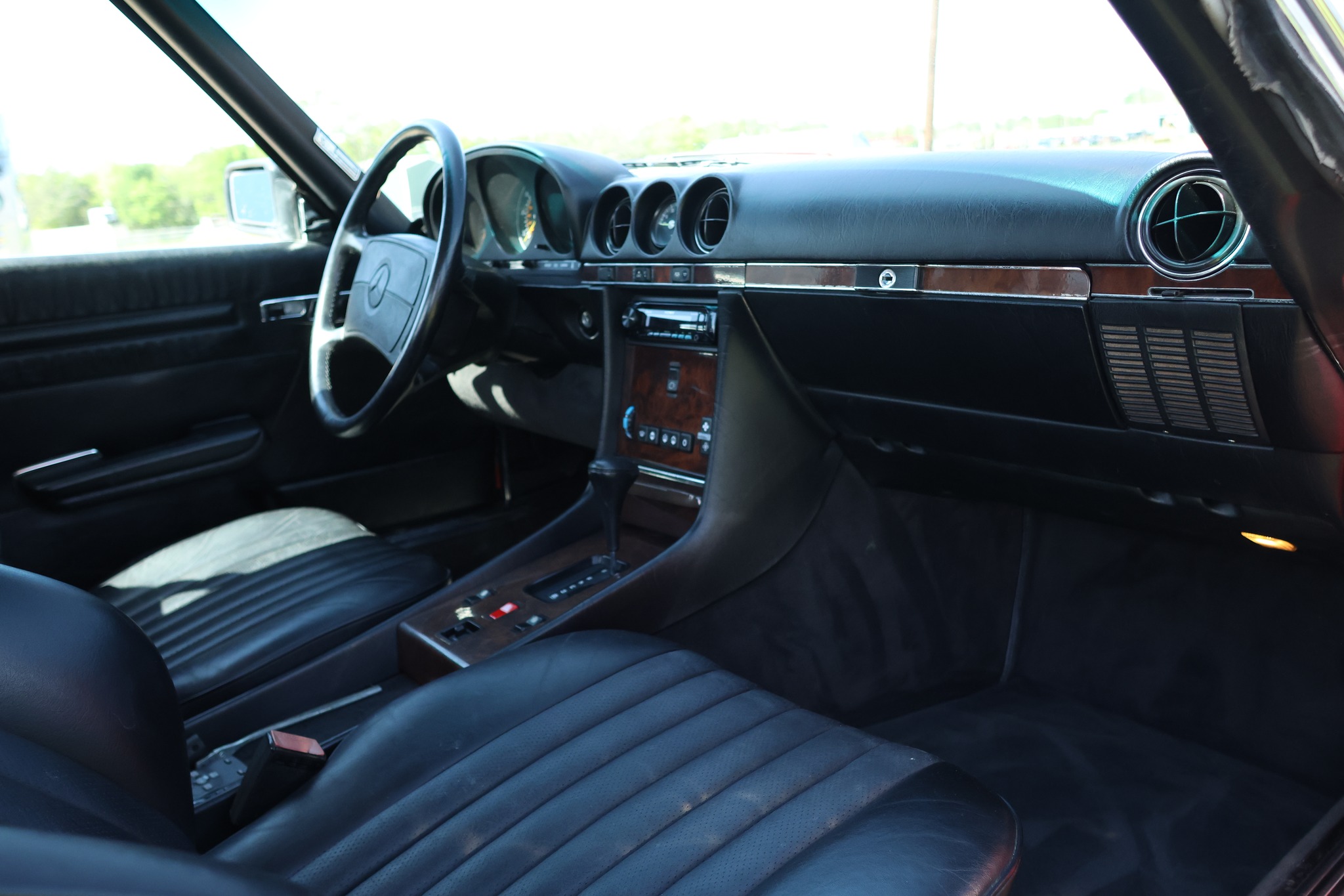 
								1987 Mercedes-Benz 560SL full									