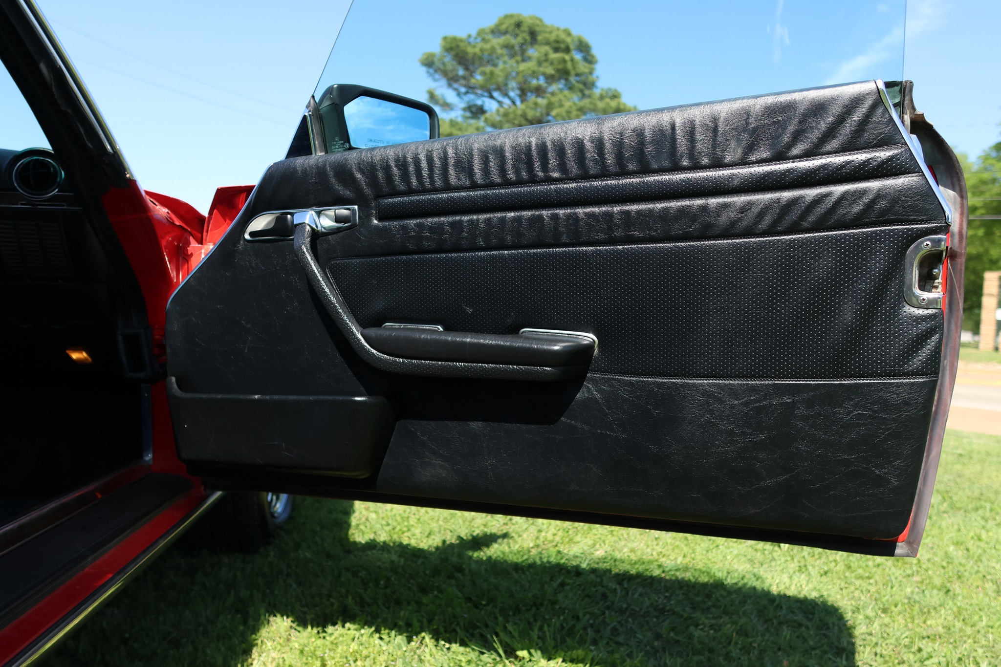 
								1987 Mercedes-Benz 560SL full									