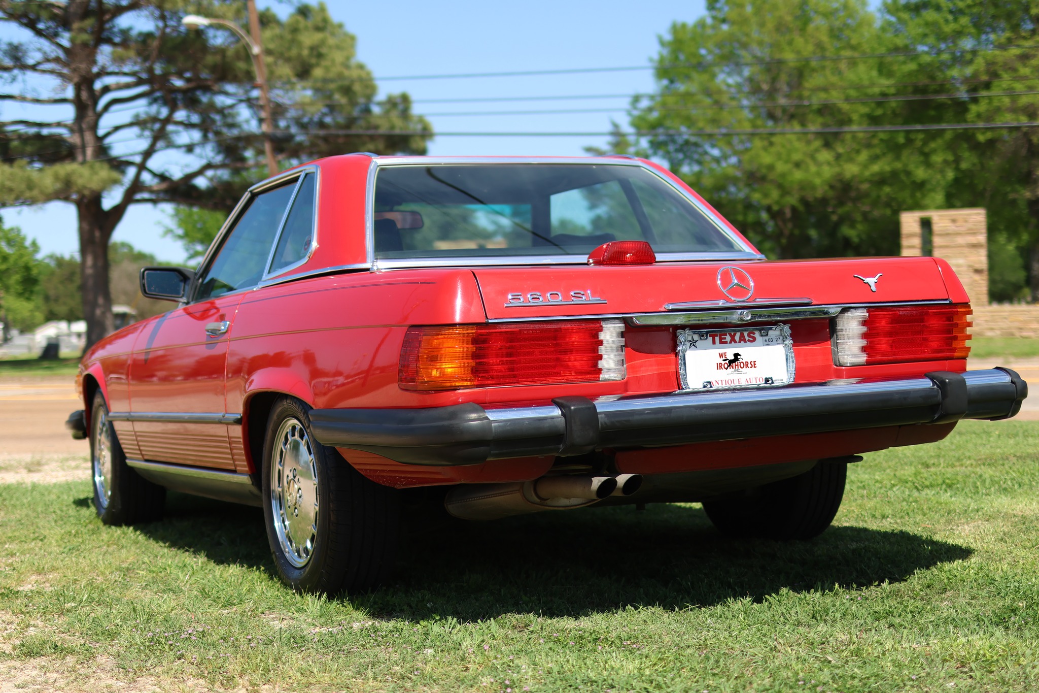 
								1987 Mercedes-Benz 560SL full									