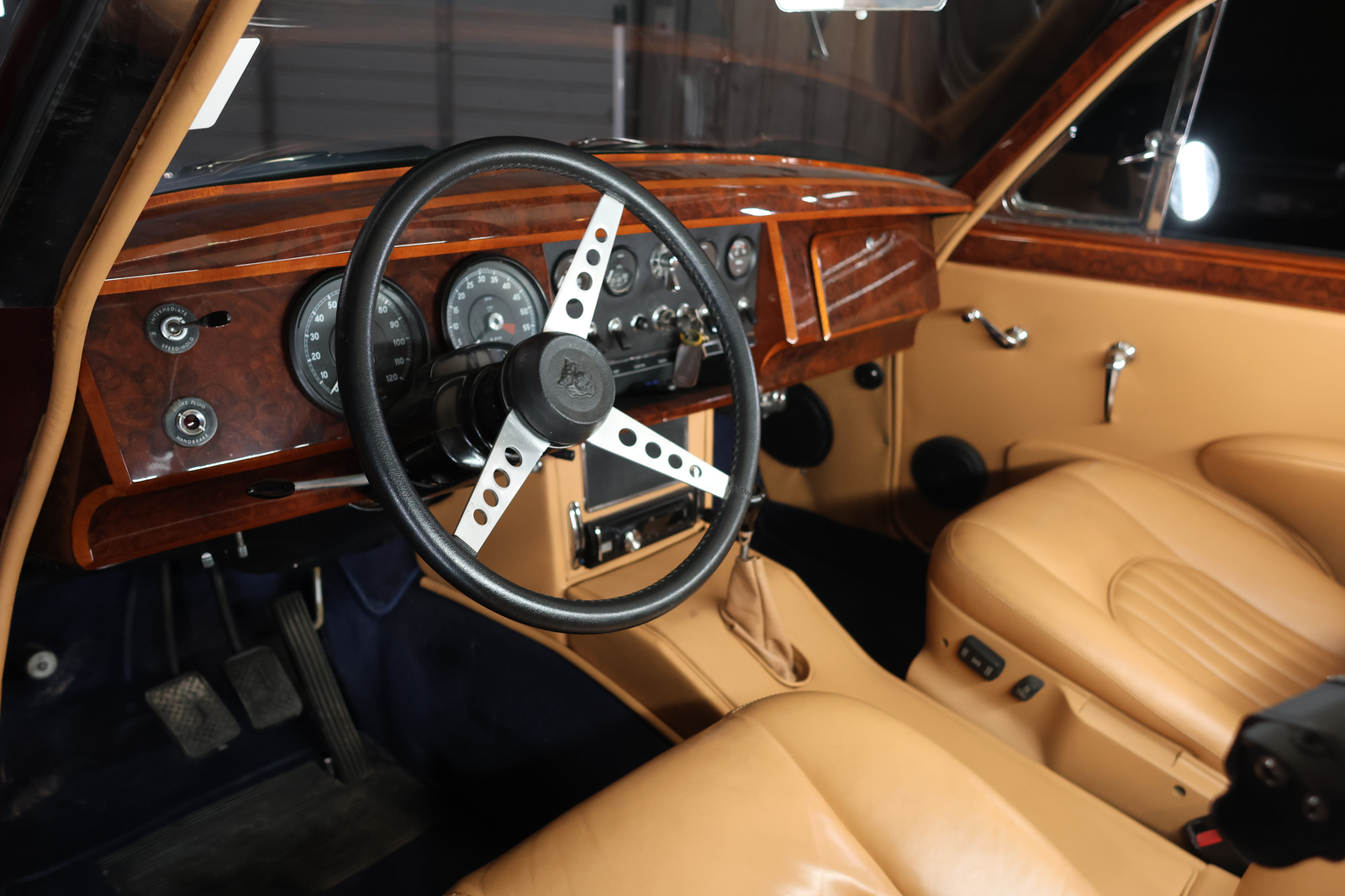 
								1967 Jaguar Mark II full									