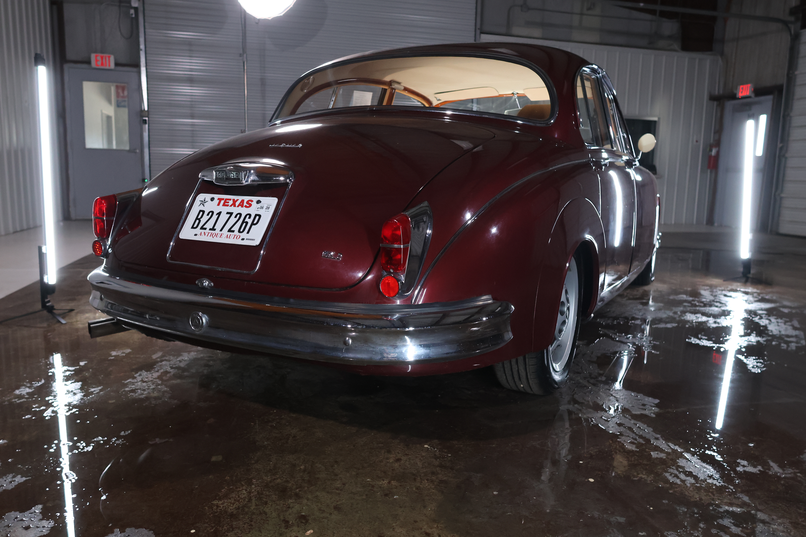 
								1967 Jaguar Mark II full									