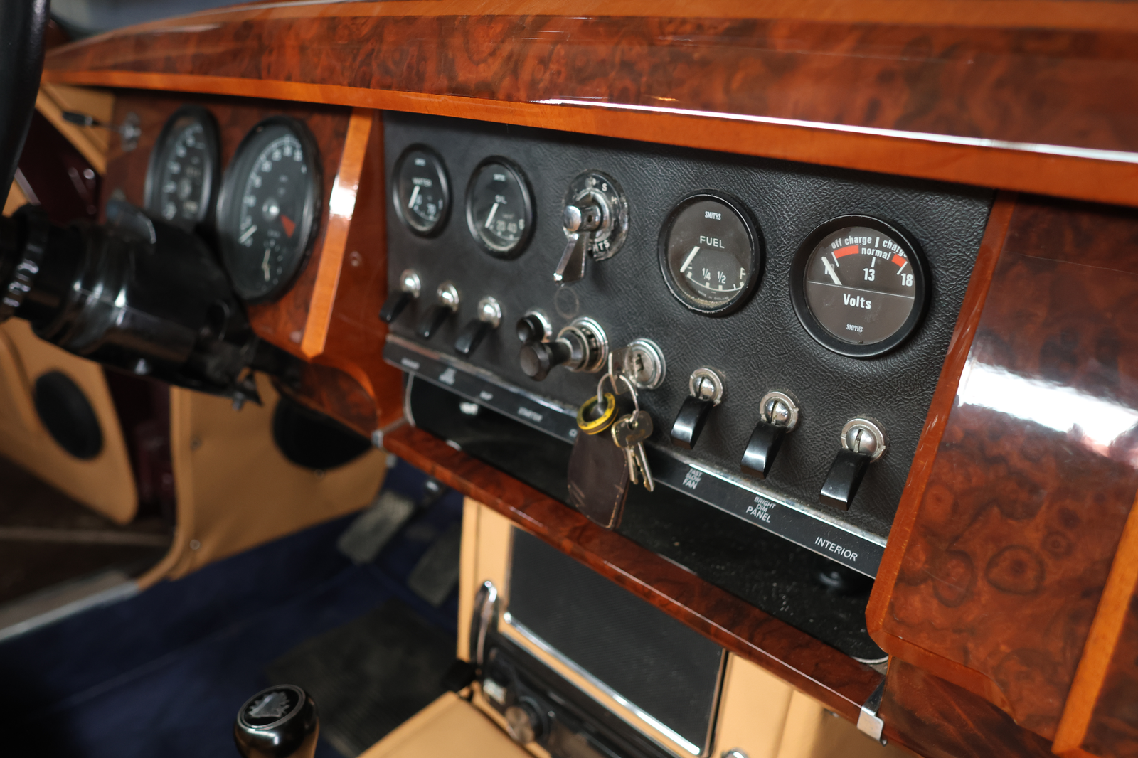 
								1967 Jaguar Mark II full									