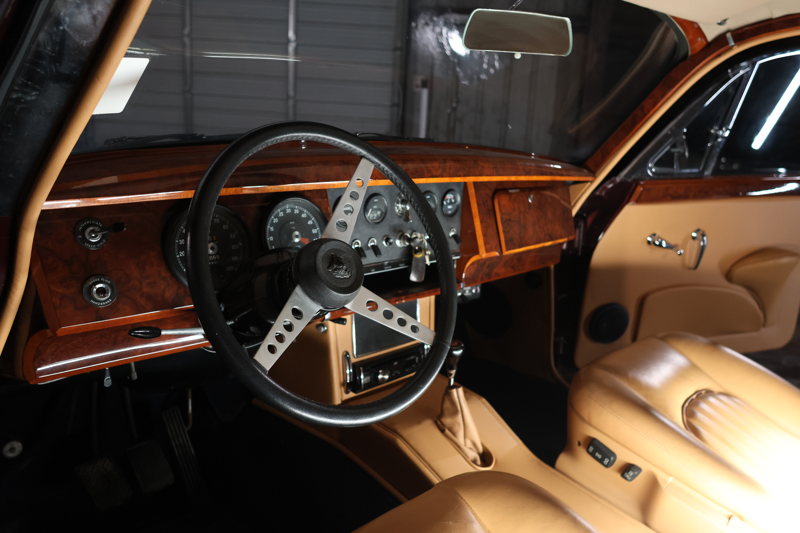 
								1967 Jaguar Mark II full									