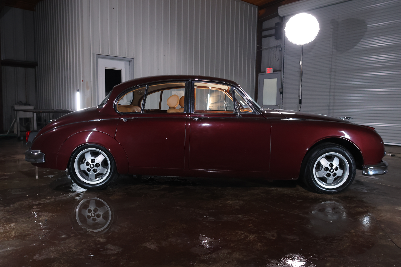
								1967 Jaguar Mark II full									