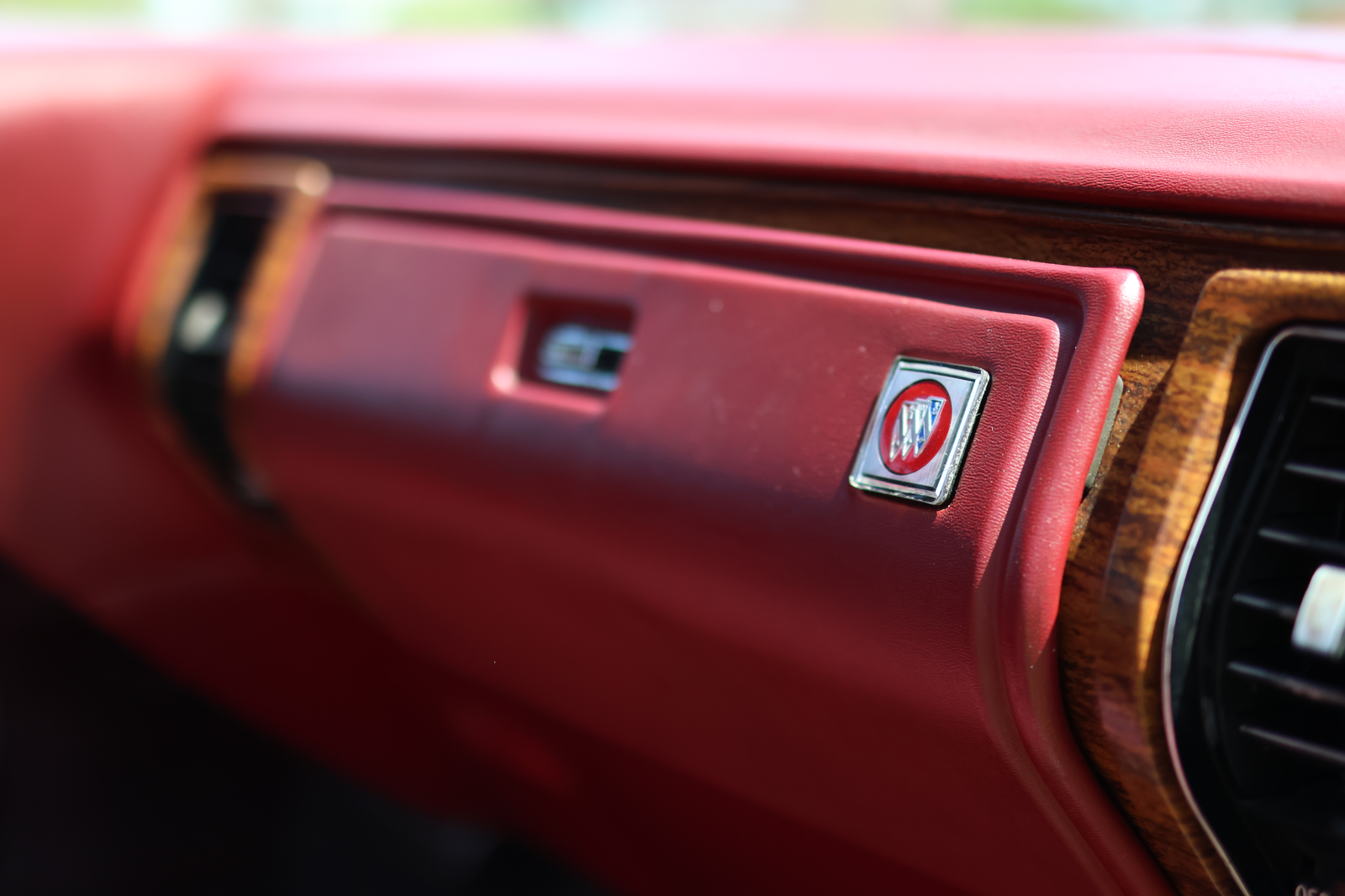 
								1974 Buick Station Wagon full									