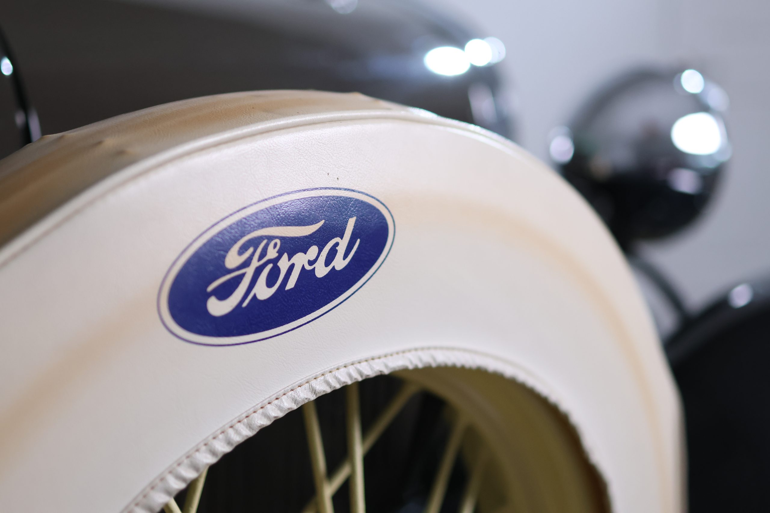 
								1928 Ford Model A Sport Coupe full									