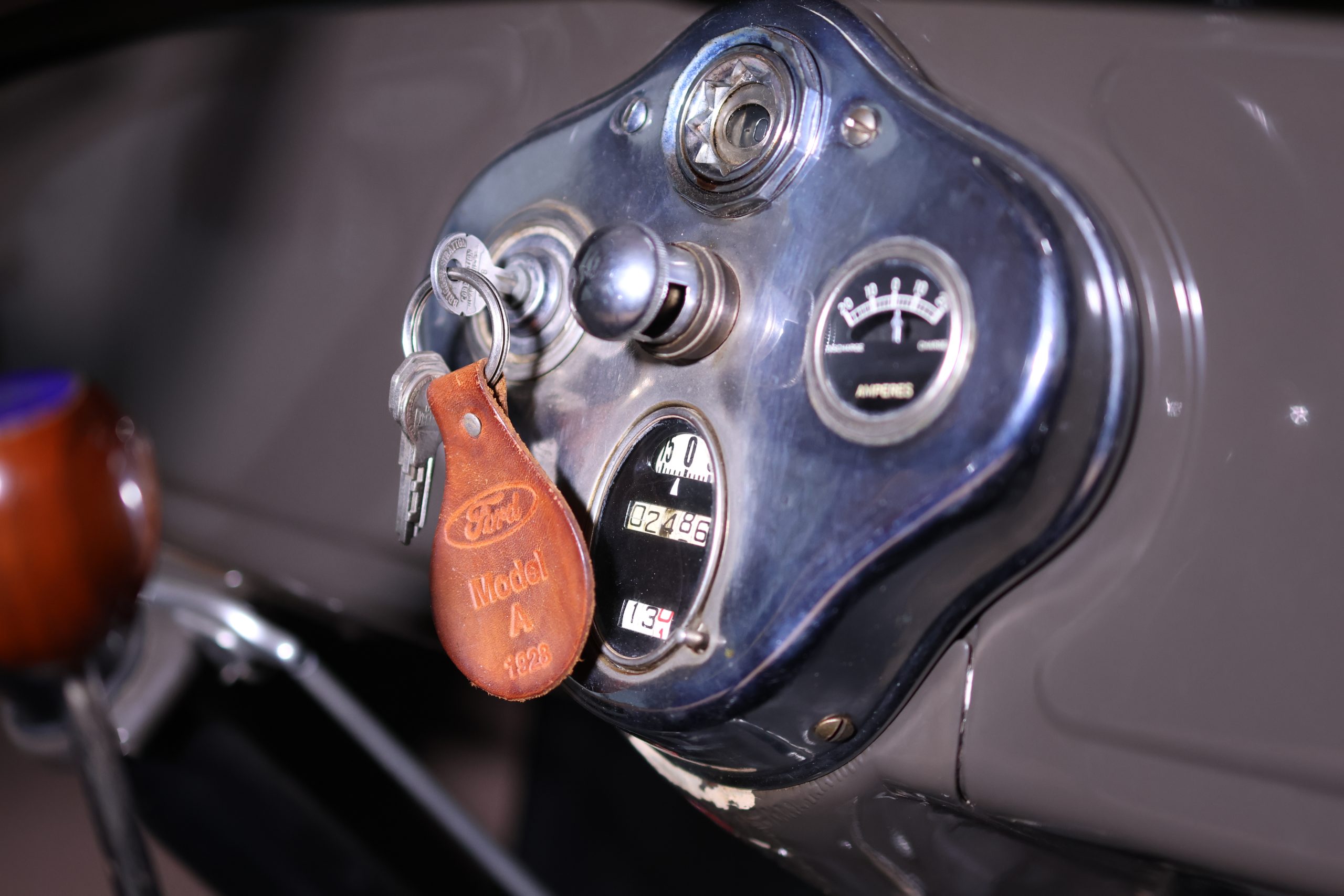 
								1928 Ford Model A Sport Coupe full									