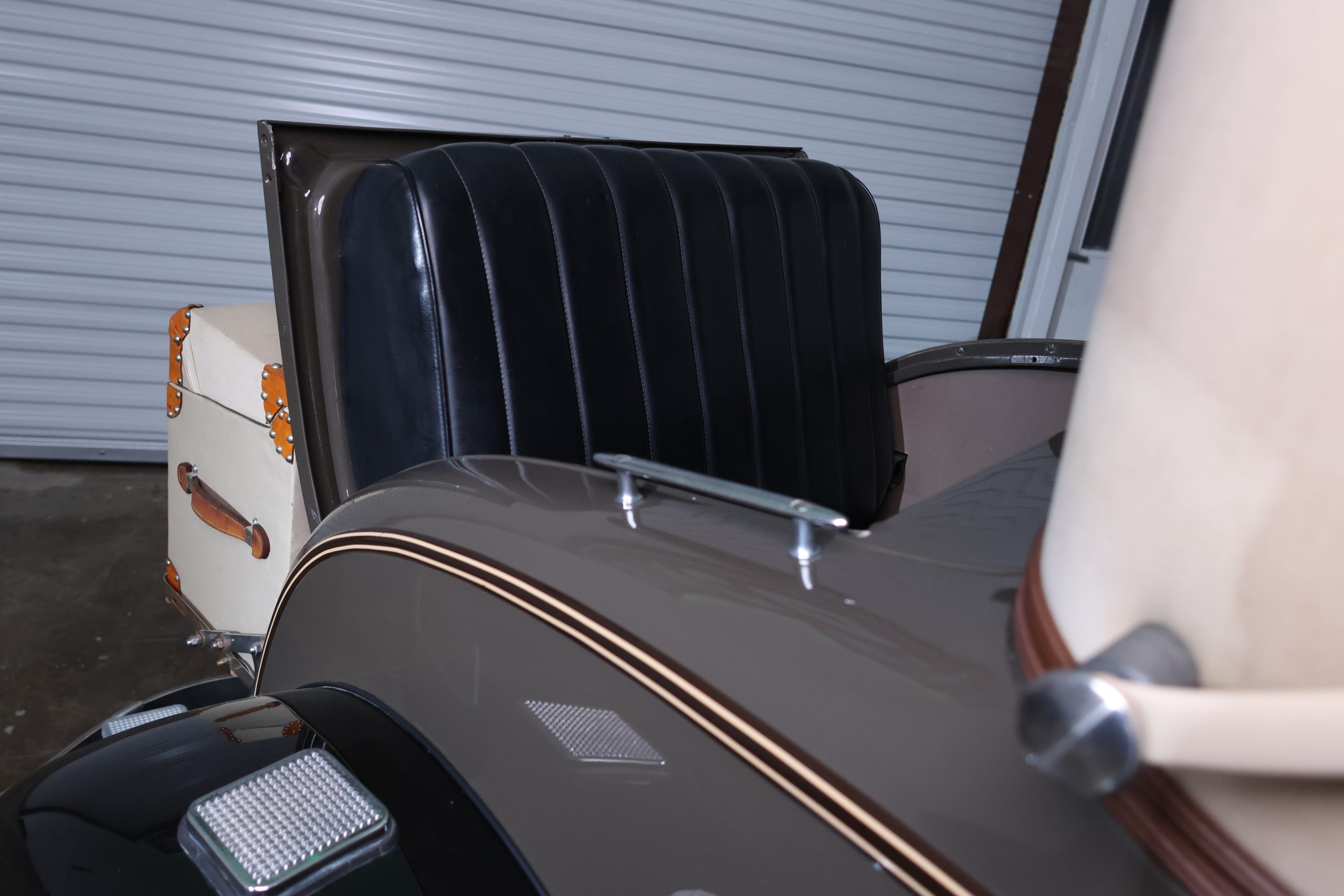 
								1928 Ford Model A Sport Coupe full									