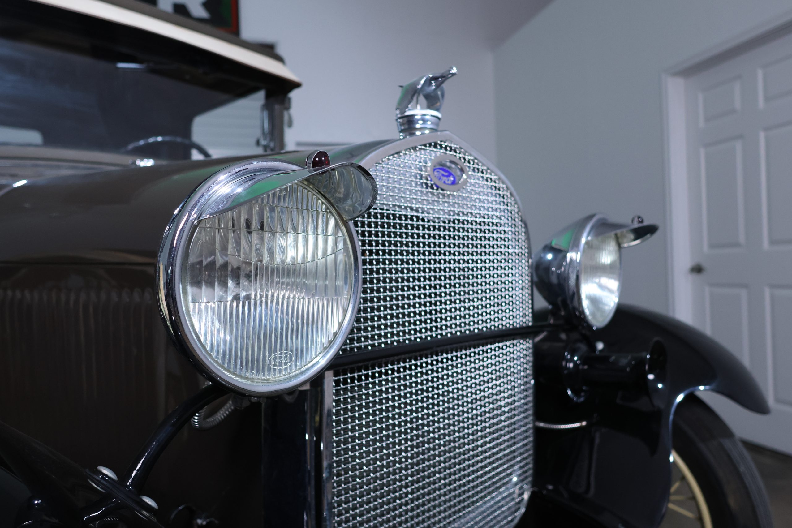
								1928 Ford Model A Sport Coupe full									