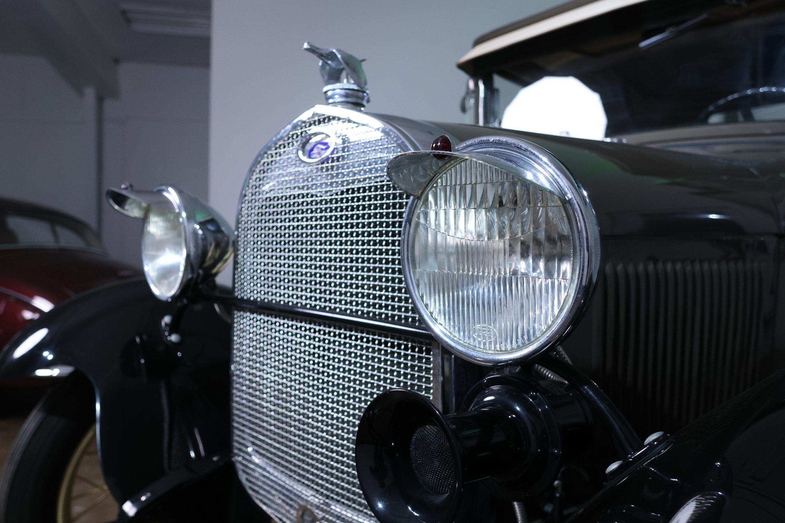 
								1928 Ford Model A Sport Coupe full									