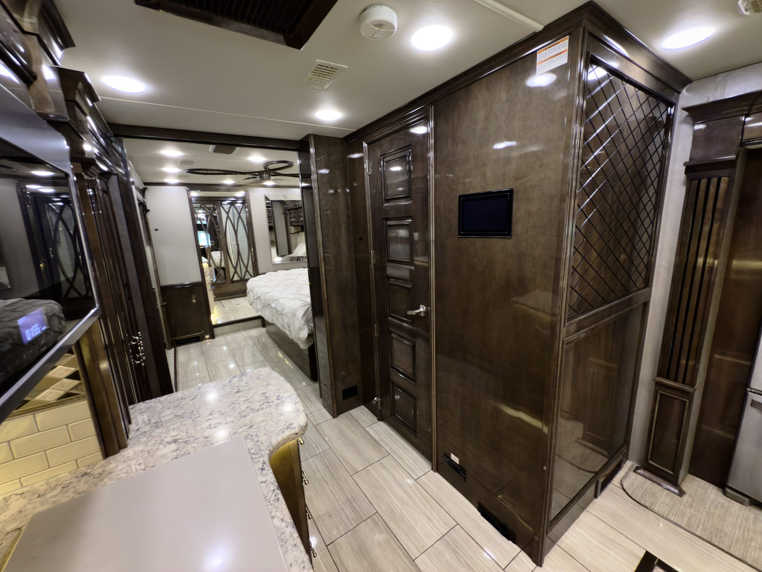 
								2019 Entegra Cornerstone 45B full									