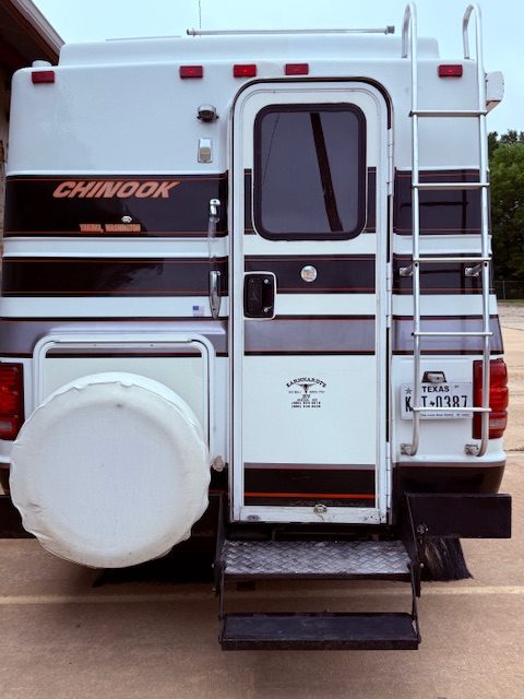 
								2001 Chinook Concourse/Harley-Davidson Limited Edition full									
