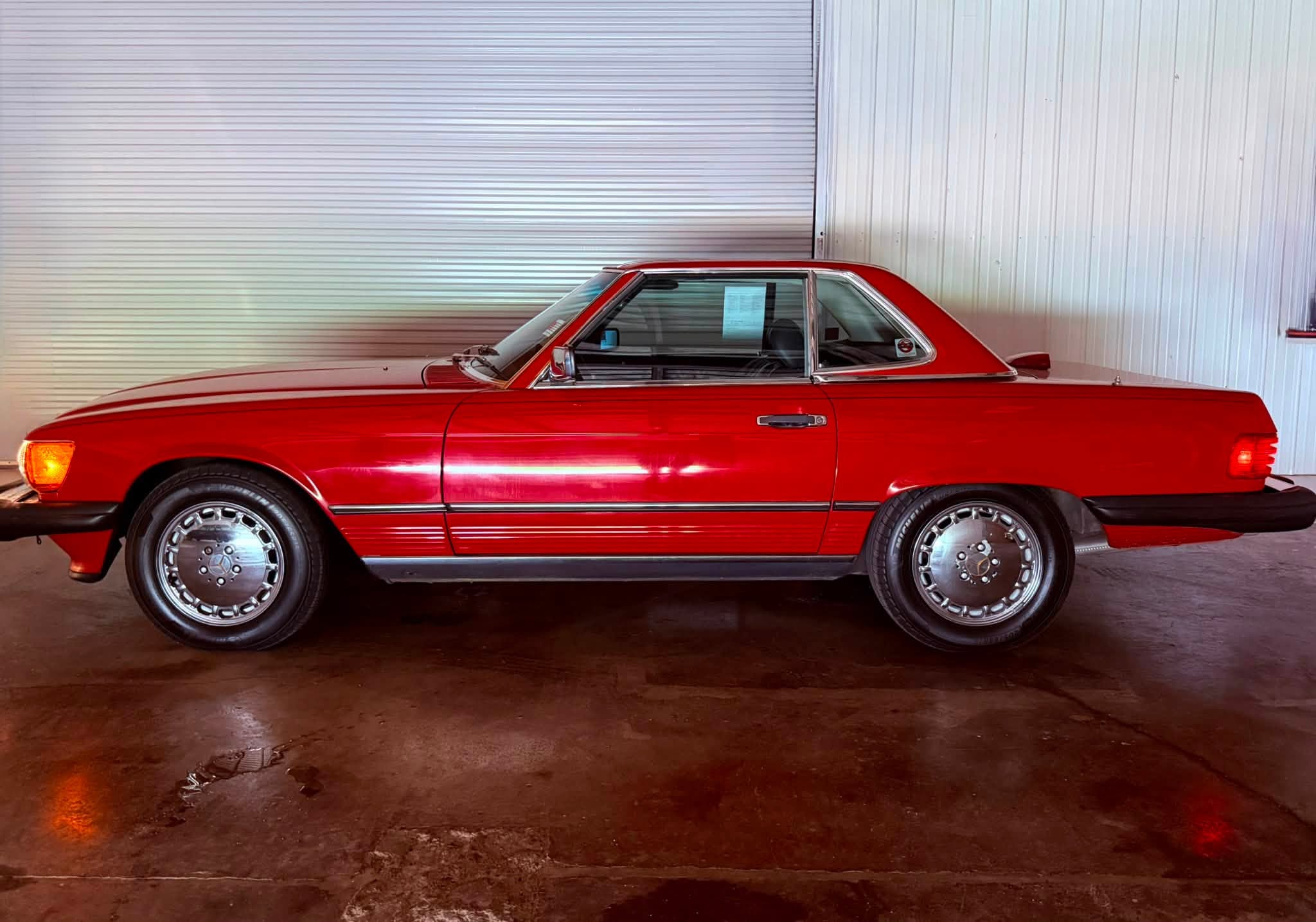 
								1987 Mercedes-Benz 560SL full									