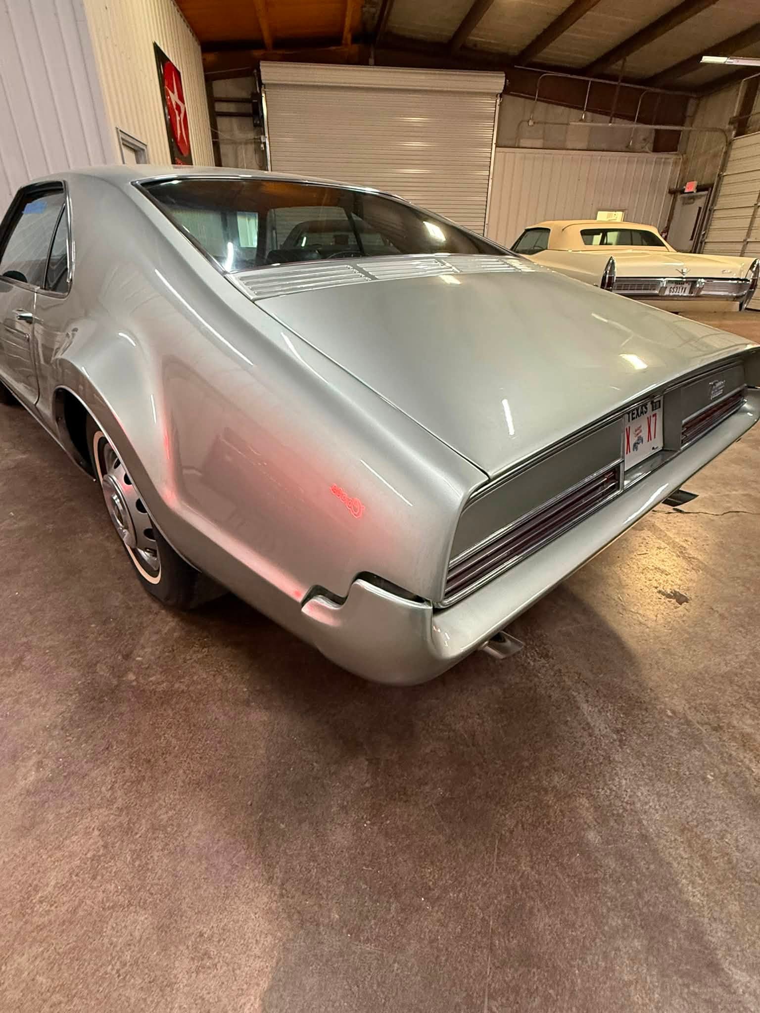 
								1966 Oldsmobile Toronado full									