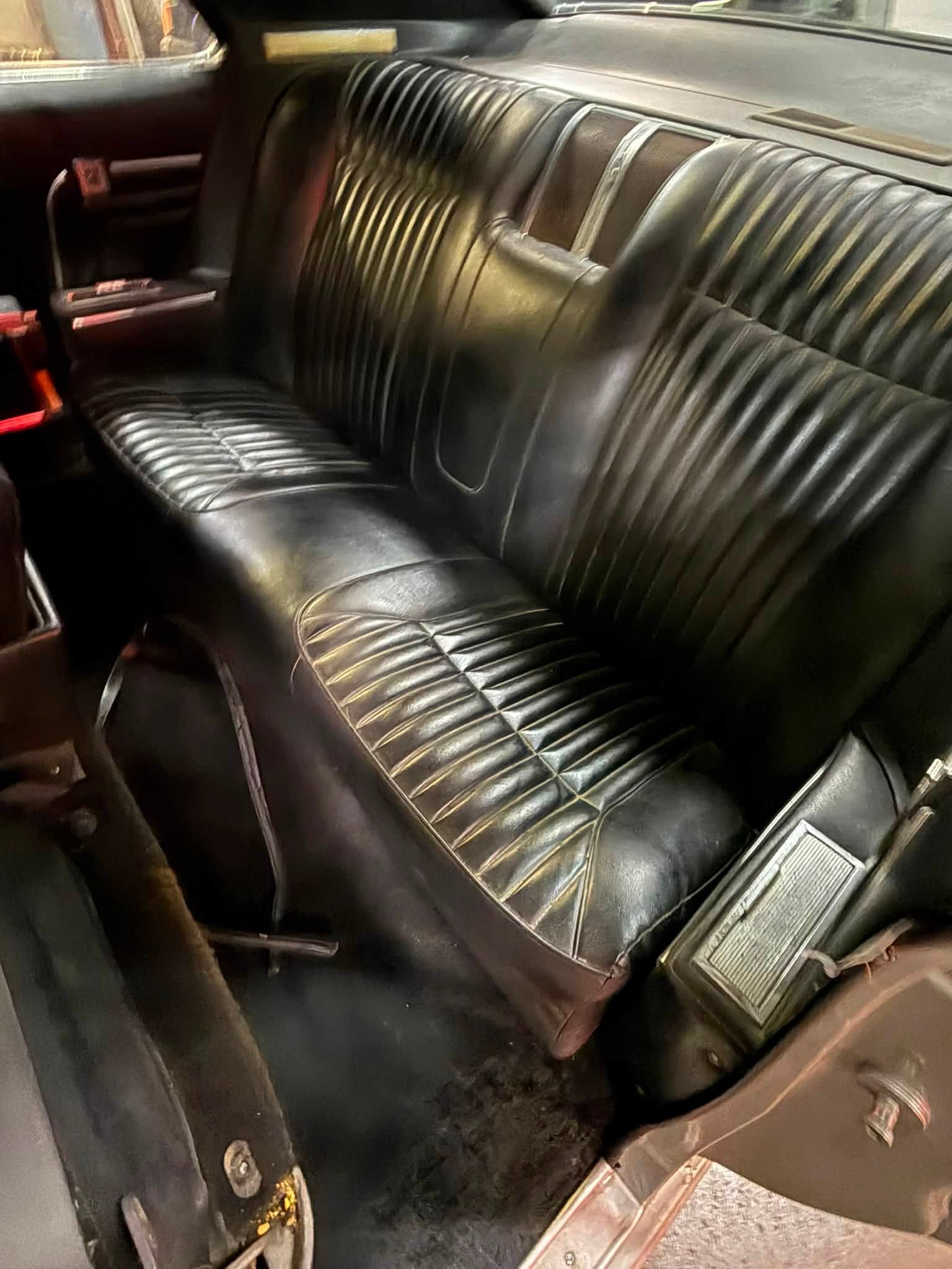 
								1966 Oldsmobile Toronado full									