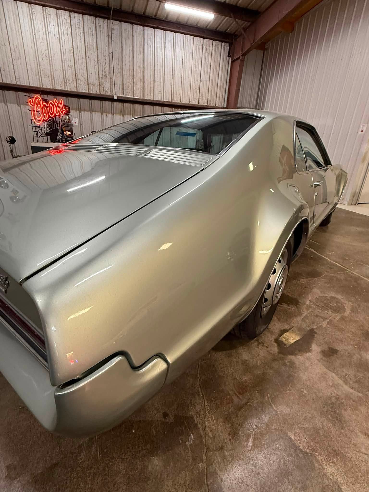 
								1966 Oldsmobile Toronado full									