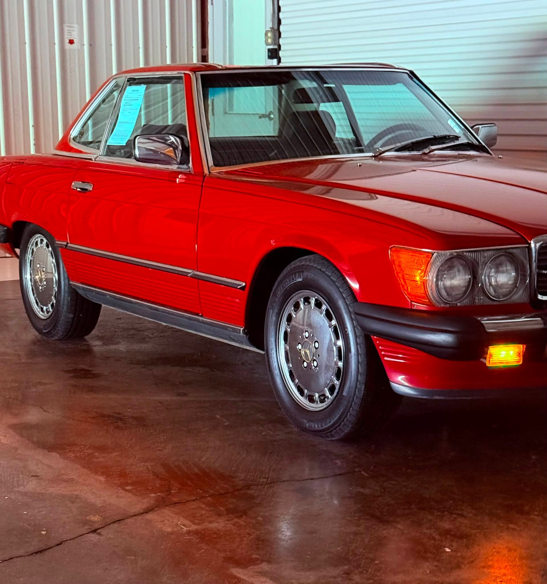 
								1987 Mercedes-Benz 560SL full									