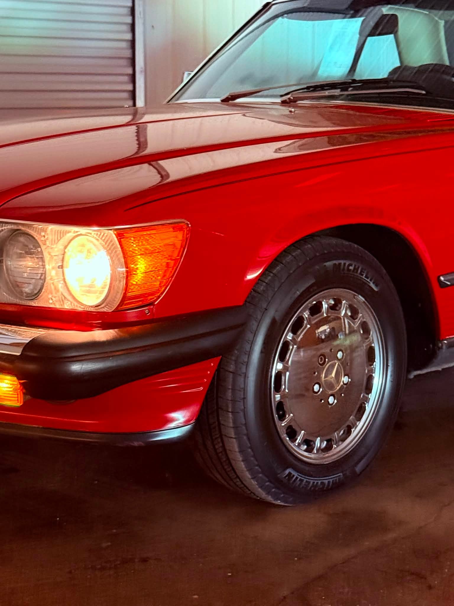 
								1987 Mercedes-Benz 560SL full									
