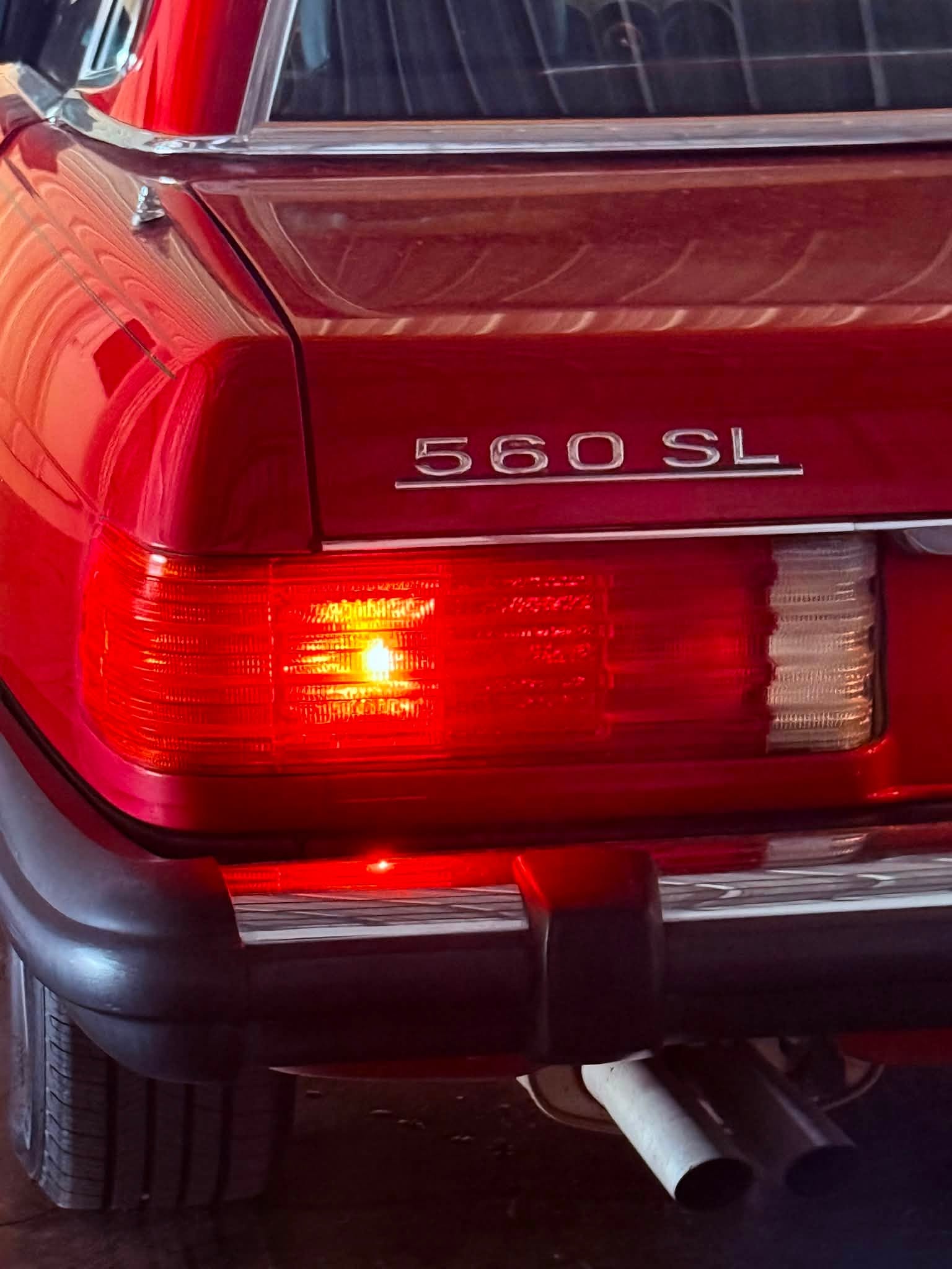 
								1987 Mercedes-Benz 560SL full									