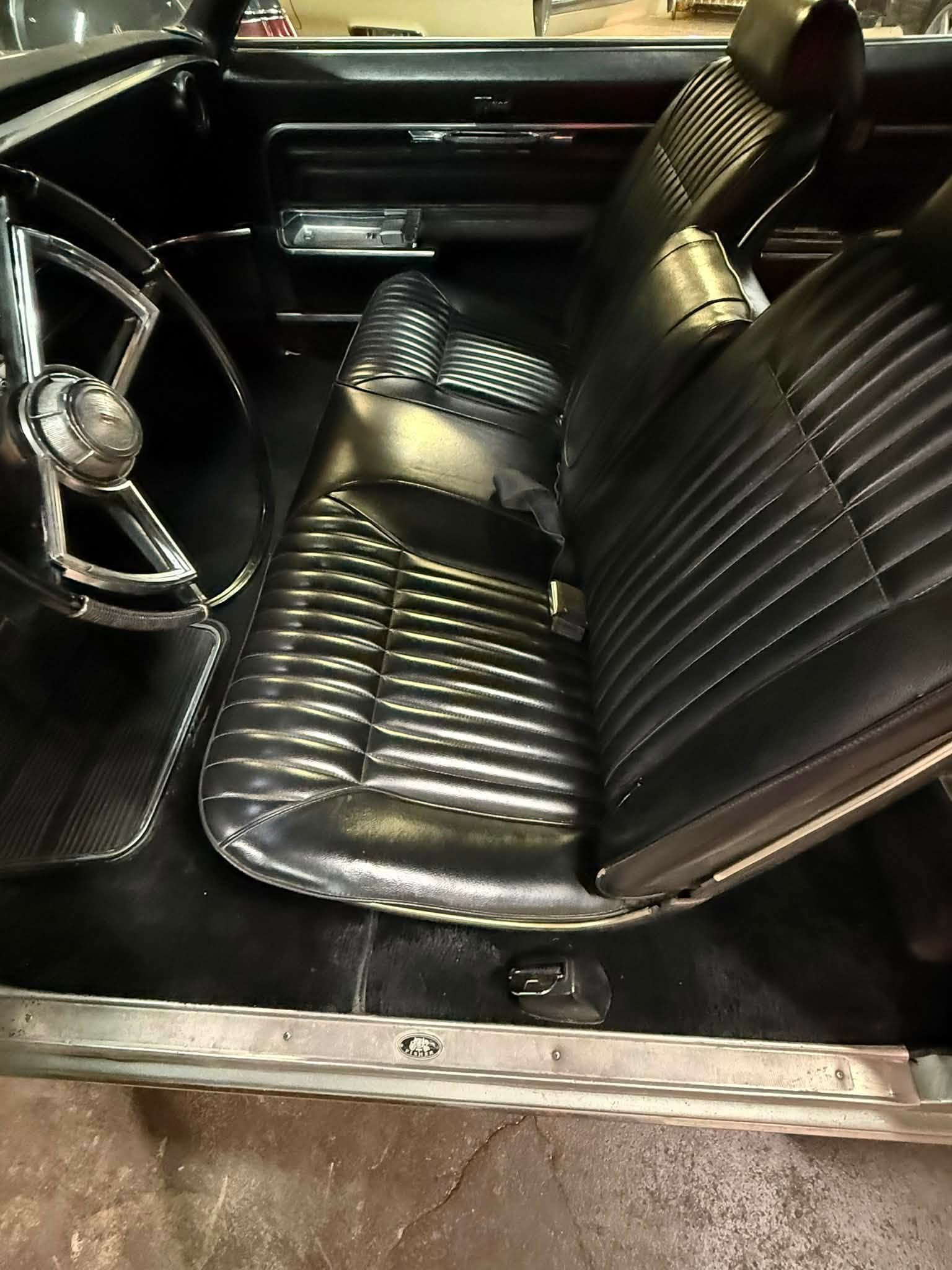 
								1966 Oldsmobile Toronado full									