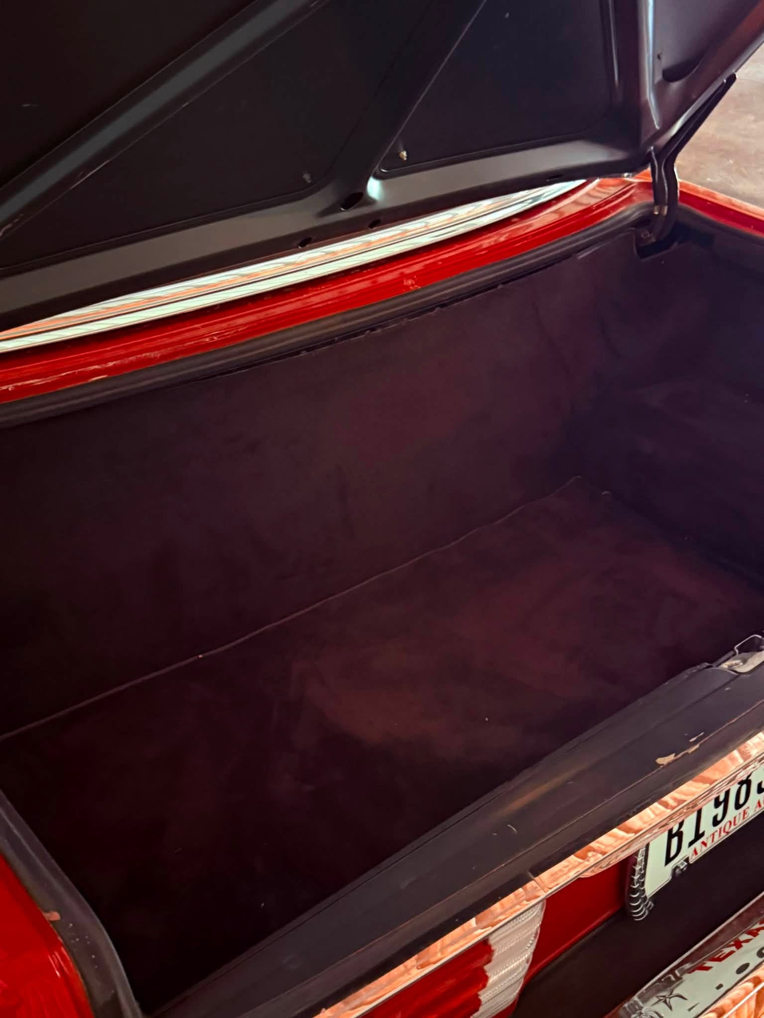 
								1987 Mercedes-Benz 560SL full									