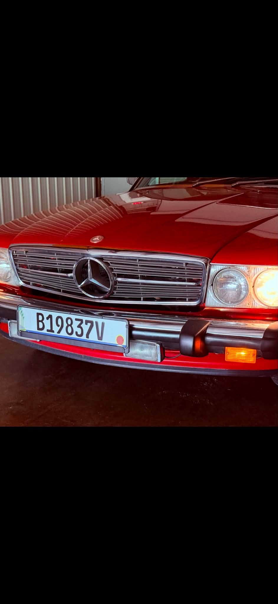 
								1987 Mercedes-Benz 560SL full									