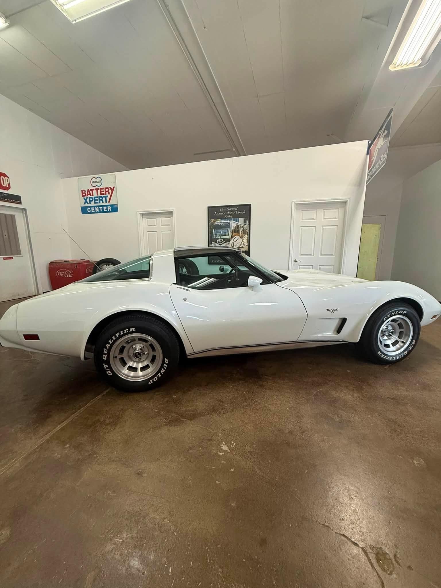 
								1979 Corvette full									