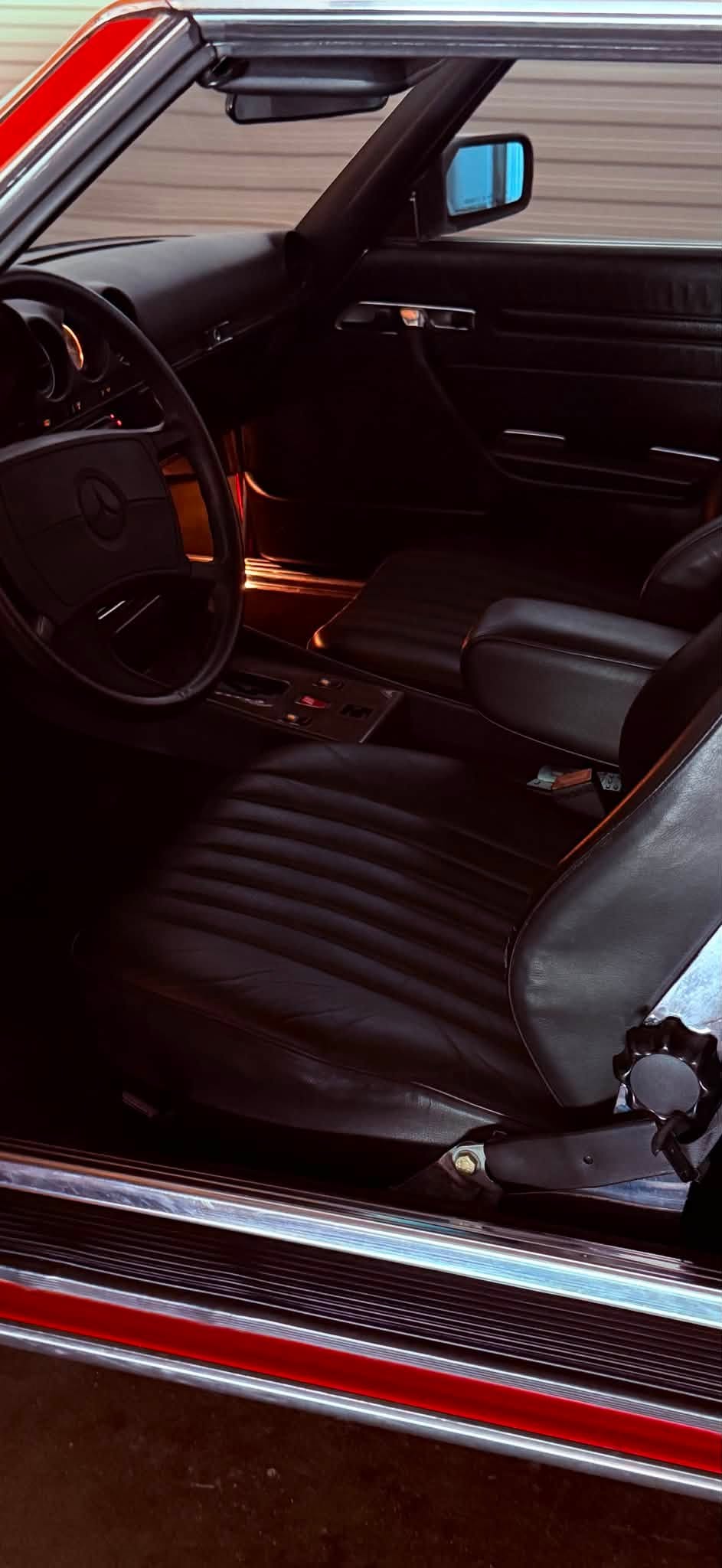 
								1987 Mercedes-Benz 560SL full									